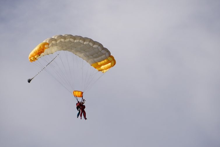 Kurs spadochronowy - sport dla odważnych